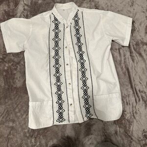 Men's White Embroidered Short Sleeve Shirt